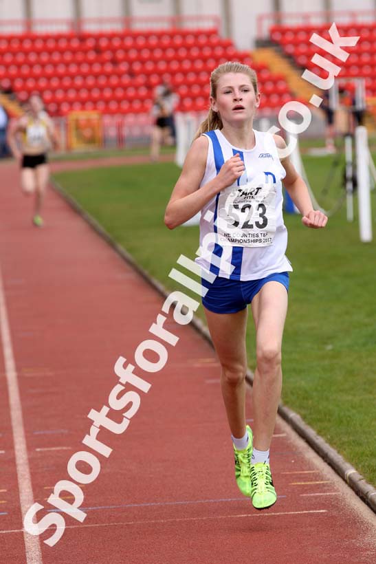 Womens under-17s 1500 metres, North Eastern Champs, Gateshead Stadium. Photo: David T. Hewitson/Sports for All Pics